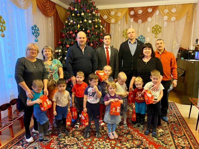 Сергей Стрельцов поздравил детишек Коломенского Дома ребенка