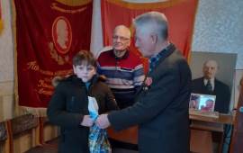 Серебряно-Прудские коммунисты поздравили земляков с Новым годом