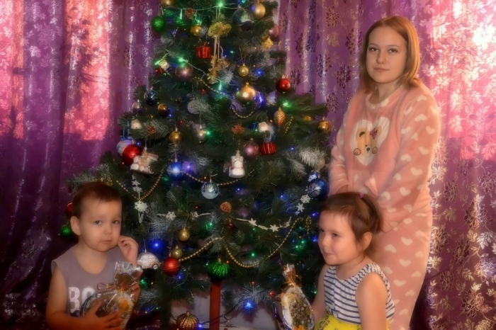 Рождественские подарки детям деревни Аладьино
