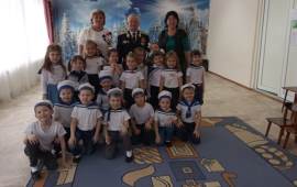 Воскресенские коммунисты посетили детский сад накануне Дня Советской Армии и Военно-морского Флота