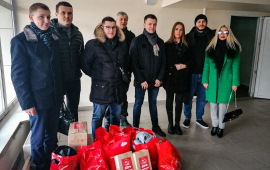 Балашихинские коммунисты доставили гуманитарную помощь для беженцев из ДНР и ЛНР в пункт сбора