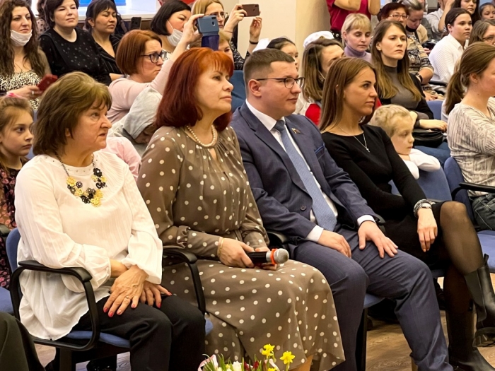 Депутат МОД Марк Черемисов поздравил коллективы Балашихинских муниципальных учреждений с Международным женским Днём