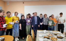 Татьяна Никитас и Василий Бызов посетили школу-интернат в Люберцах
