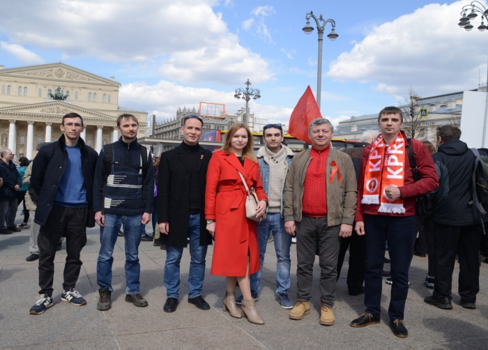 Коммунисты Пушкинского городского отделения встречают Первомай