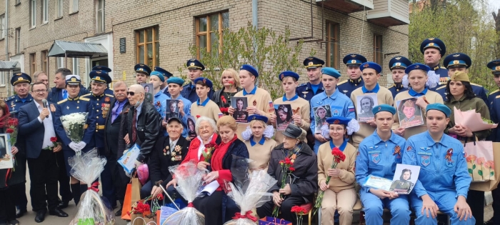 Поздравление ветеранов в микрорайоне Чкаловский
