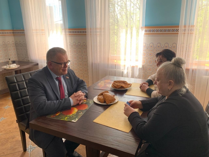 Руководитель фракции КПРФ в Мособлдуме Александр Наумов посетил с рабочим визитом город Озёры