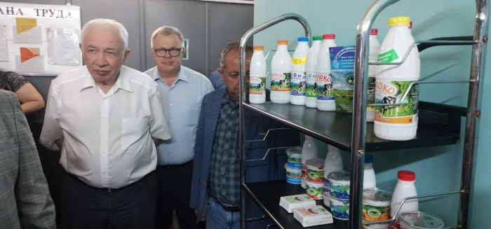 Заместитель Председателя Московской областной Думы Александр Наумов посетил «Барыбинский молочный завод»