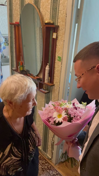 С 95-летним юбилеем депутат-коммунист Марк Черемисов поздравил ветерана труда и труженика тыла в Балашихе