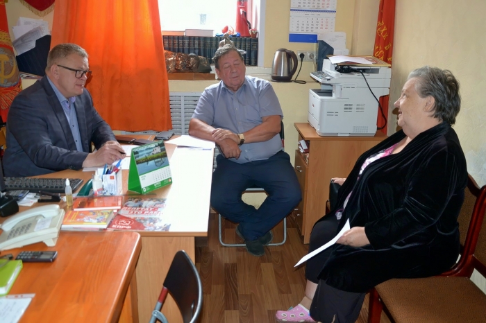 Депутат-коммунист Александр Наумов провёл приём граждан в Кашире