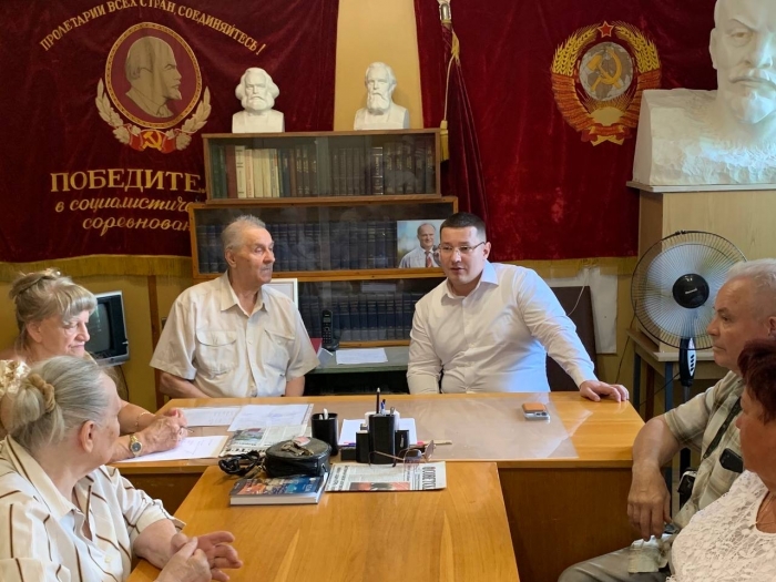Депутат-коммунист Марк Черемисов посетил городское отделение КПРФ в г.о. Электросталь