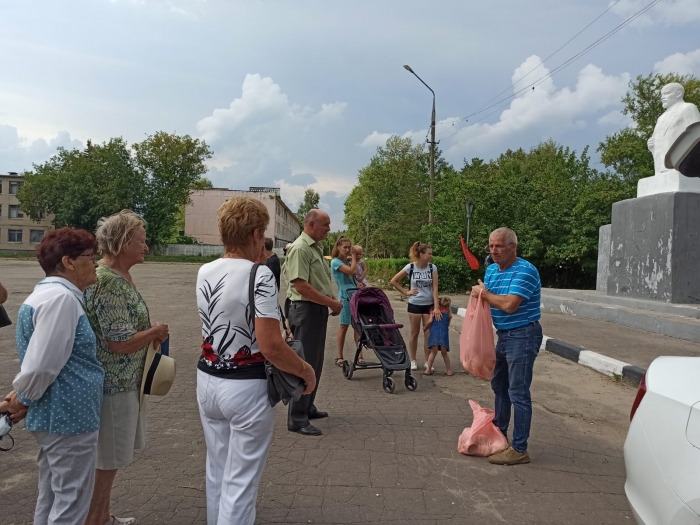 В Дуброво прошла встреча коммунистов с жителями в  поддержку СВО на Украине