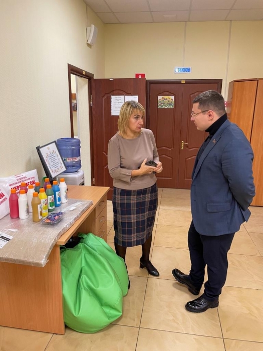 Депутат Мособлдумы Марк Черемисов вручил наборы для творческого развития детей реабилитационного центра