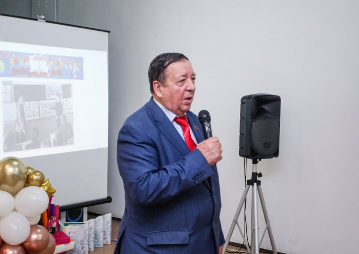 Руководитель фракции КПРФ в Мособлдуме Александр Наумов поддержал проект инициативного бюджетирования по ремонту школы в Кашире