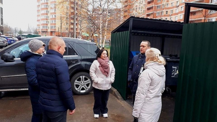 Депутаты КПРФ Фрязино, проводят инспекцию придомовой территории