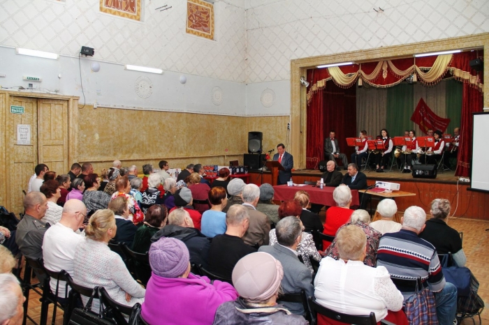 Каширские коммунисты отметили 105 лет Великого Октября праздничным концертом