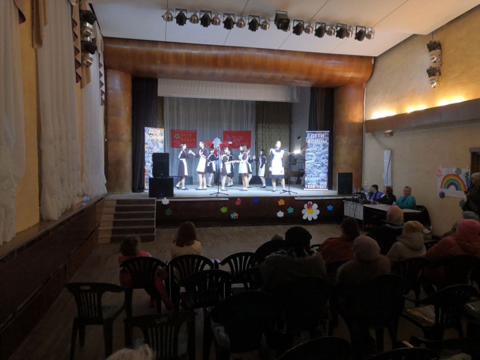 Спектакль «Детство опалённое войной» для беженцев Донбасса прошёл в Королёве