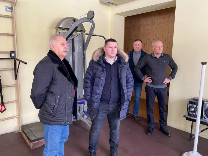 Депутат Мособлдумы Марк Черемисов посетил Ногинскую школу бокса
