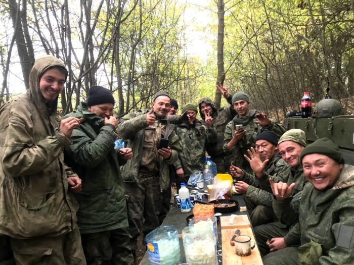 Коммунисты и беспартийные жители Солнечногорского городского округа помогают бойцам специальной военной операции на Украине