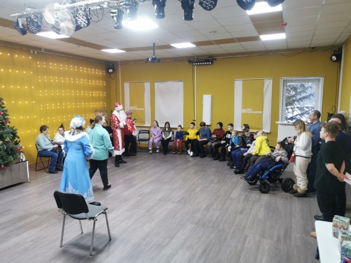 Депутат Мособлдумы от КПРФ Марк Черемисов организовал праздник для 30 детей в Богородском г.о.