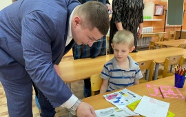 По обращениям родителей учащихся ЦО №4 депутат Мособлдумы Марк Черемисов осуществил рабочий визит в учреждение
