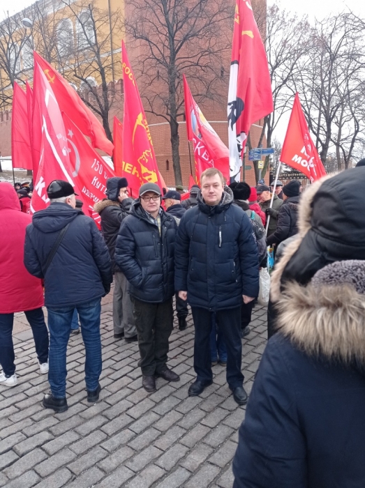 Химкинские коммунисты в день памяти В.И. Ленина возложили цветы к Мавзолею