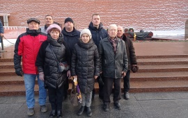 Химкинские коммунисты приняли участие в возложении цветов к Могиле Неизвестного Солдата у Кремлëвской стены