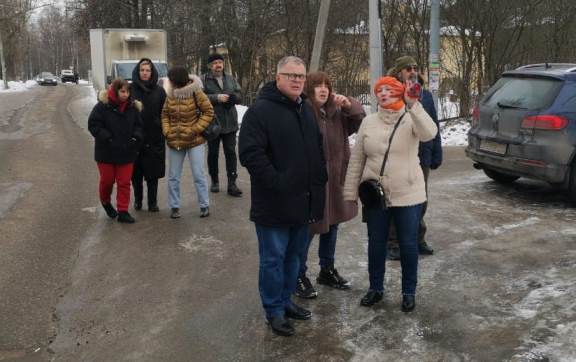 Руководитель фракции КПРФ в Мособлдуме Александр Наумов осмотрел участки строительства дублера МКАД в Видном