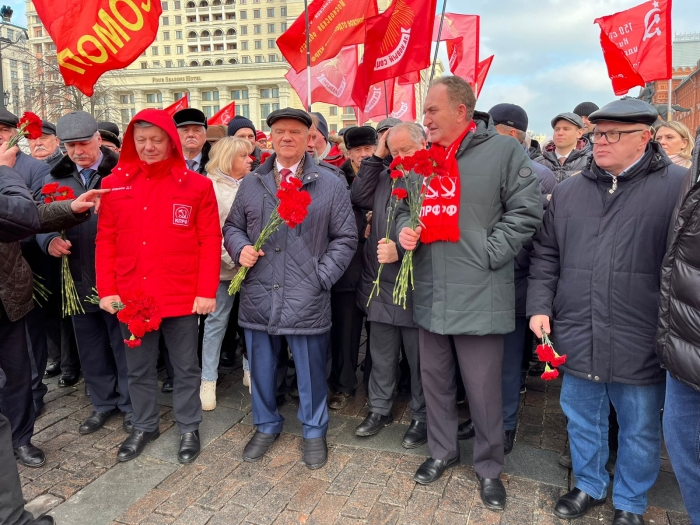 Под Красным Знаменем Сталинграда – к новым победам!