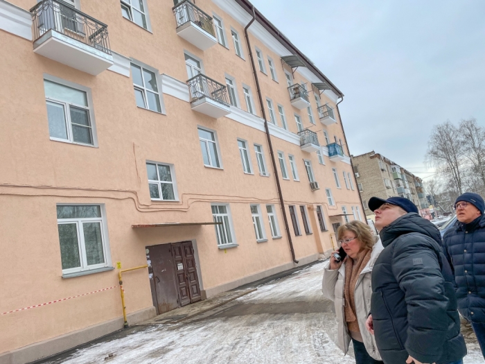 Депутат Мособлдумы Марк Черемисов проверил результат капитального ремонта МКД в Ногинске