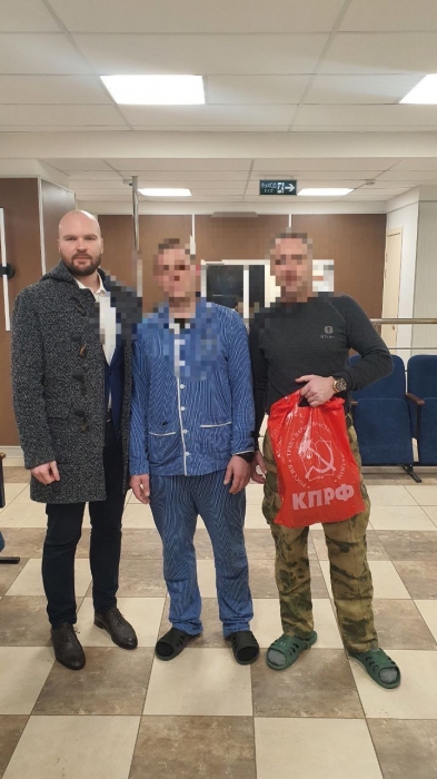 Первый секретарь МК ЛКСМ РФ Александр Корнев навестил Подмосковных бойцов в военном госпитале