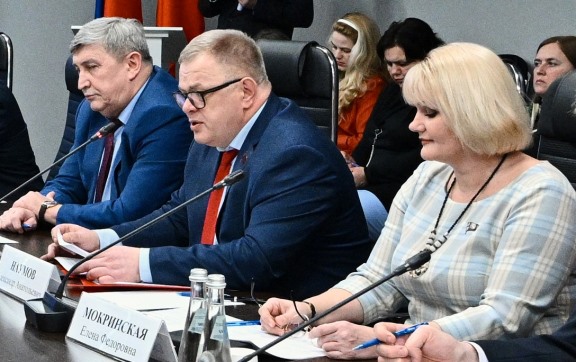 Александр Наумов: Депутаты Мособлдумы должны принять меры по совершенствованию законодательства, касающегося поддержки многодетных семей Московской области!