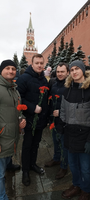 Химкинские коммунисты приняли участие в возложении цветов к Могиле И.В. Сталина