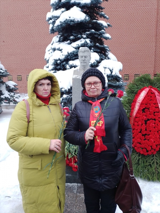 Шаховские коммунисты приняли участие в возложении цветов к могиле И.В. Сталина