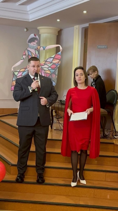Депутат Мособлдумы Марк Черемисов поздравил женщин Богородского г.о. с наступающим праздником!