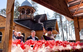 Депутат Мособлдумы Марк Черемисов подарил храму 50 куличей