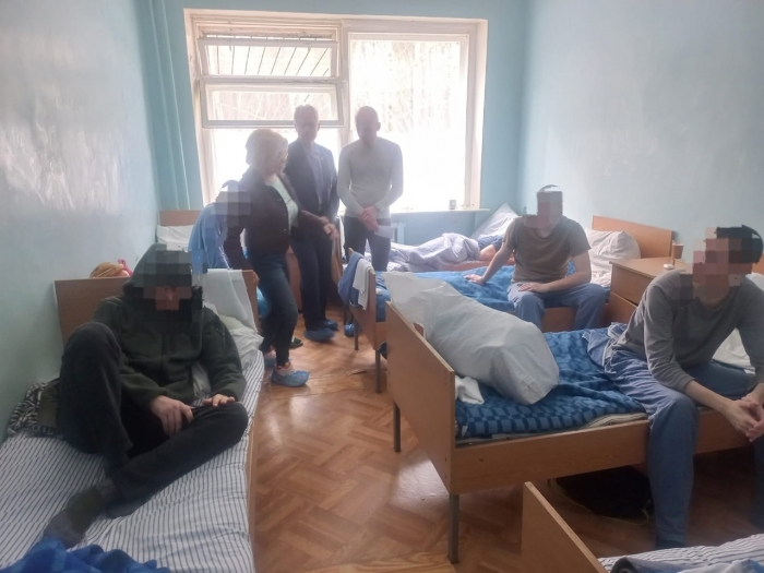 Щёлковские коммунисты навещают раненых бойцов