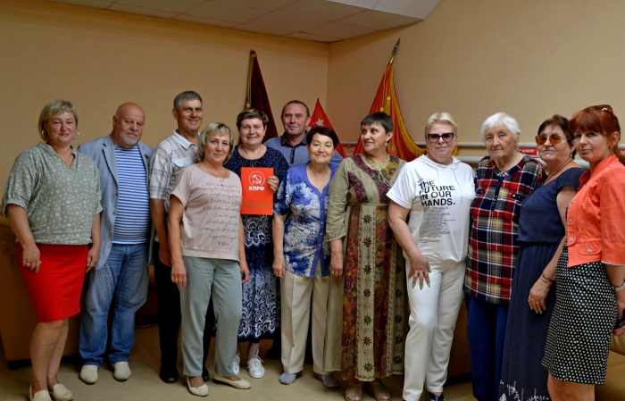 Озёрские коммунисты приняли участие в праздновании дня ВДВ