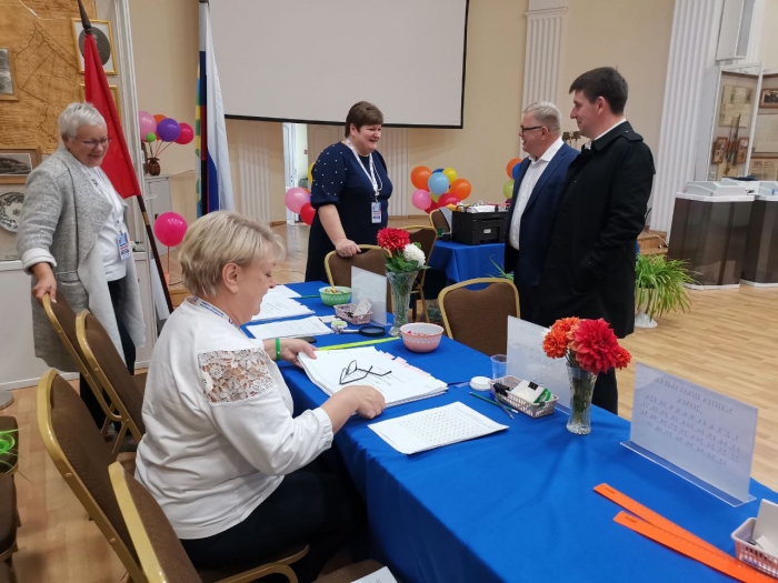 Кандидат на должность Губернатора Московской области от КПРФ Александр Наумов посетил избирательные участки в Ленинском городском округе