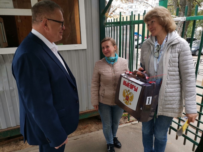 Кандидат на должность Губернатора Московской области от КПРФ Александр Наумов посетил избирательные участки в Ленинском городском округе