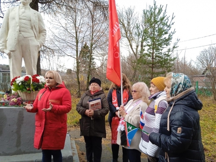 Коммунисты Щёлково отпраздновали 106-ю годовщину со дня Великого Октября