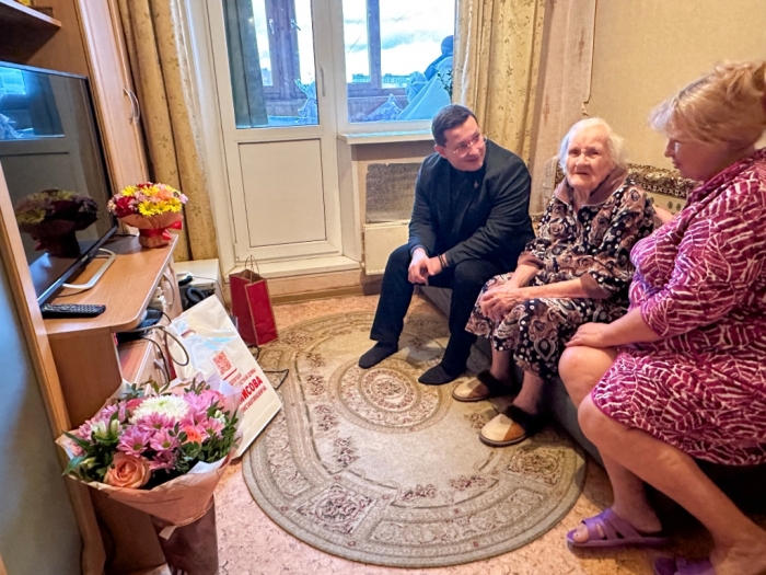 Депутат Мособлдумы Марк Черемисов поздравил со 102-летием жительницу г.о. Балашиха