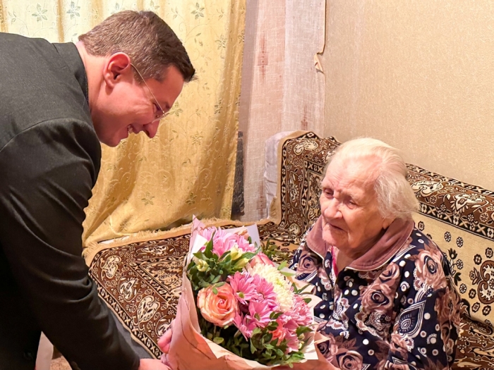 Депутат Мособлдумы Марк Черемисов поздравил со 102-летием жительницу г.о. Балашиха