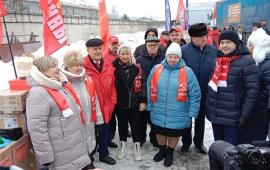 Волоколамские коммунисты приняли участие в отправке гуманитарного конвоя
