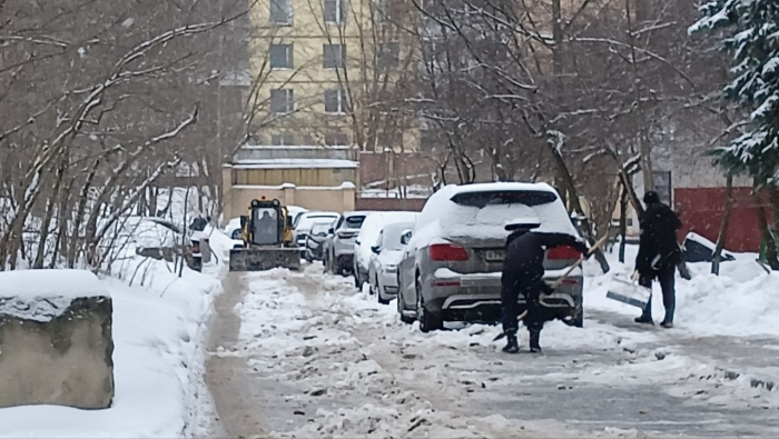 Депутаты фракции КПРФ Романова Елена и Коночев Алексей проверили ход очистки улиц после снегопада