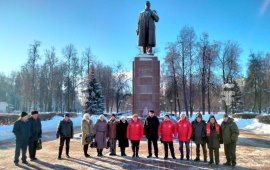 Коммунисты Подольского ГК КПРФ возложили цветы к памятникам В.И. Ленина