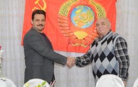 Сергиево-Посадские коммунисты поздравили ветеранов строителей