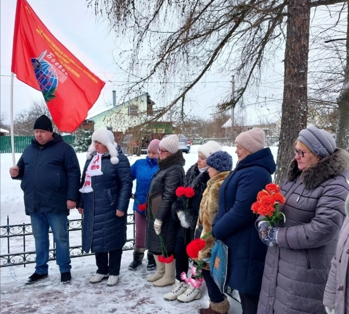 Коммунисты г.о. Лотошино поздравили жителей д. Турово с 82-й годовщиной освобождения от фашистов