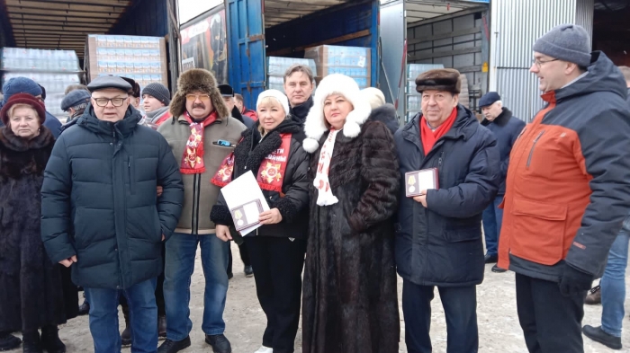 Коммунисты Лотошино приняли участие в отправке 121 гумконвоя на Донбасс
