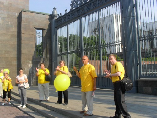 Обманутые дольщики Щербинки провели новую акцию протеста у здания Правительства РФ
