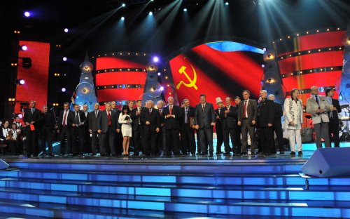 Наш адрес - Советский Союз! Наш Президент – Зюганов! Тысячи москвичей и легендарные советские ансамбли поддержали народного кандидата в Президенты